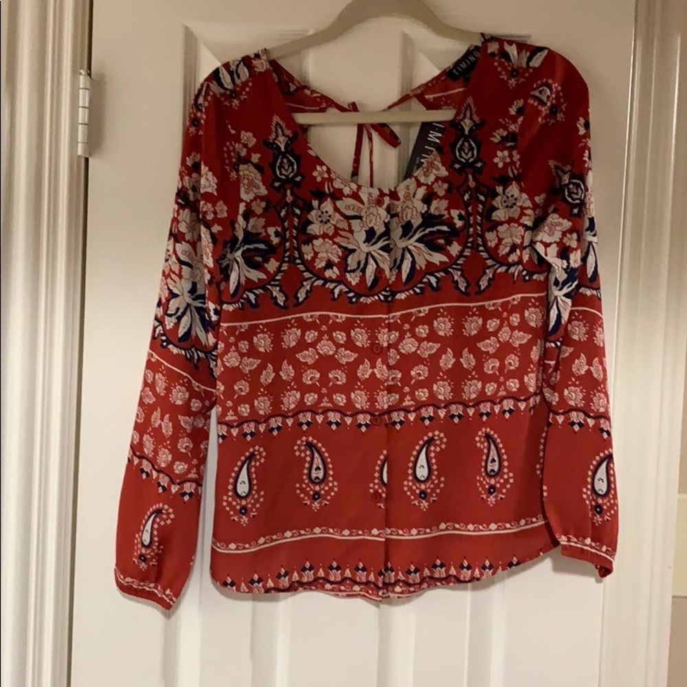 Paisley rust colored top with tie closure in back